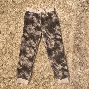 Cat&jack Size 6/7 Gray&white tie-dye sweatpants with drawstring&elastic waist